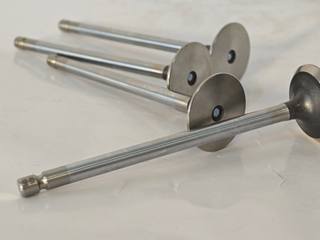 Cummins 3940734 Exhaust valve for ISDE diesel engine part high quality